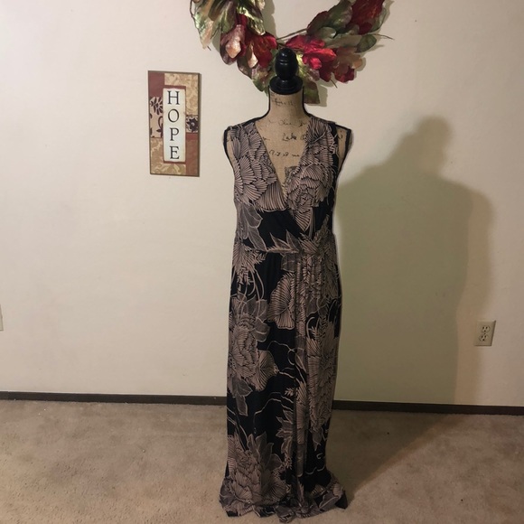 Soma Dresses & Skirts - Soma Long Maxi Dress Sz L/Large